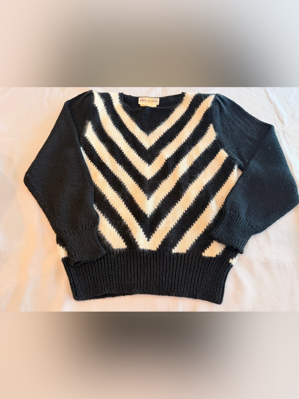 Vintage Peck & Peck Fuzzy Black and White Chevron Sweater Size Medium